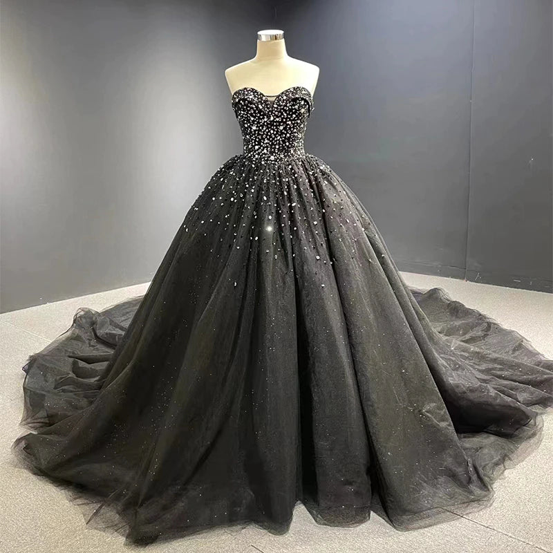 Luxury 2024 Crystals Black Wedding Dresses Gothic Sweetheart Tulle Quince Dress