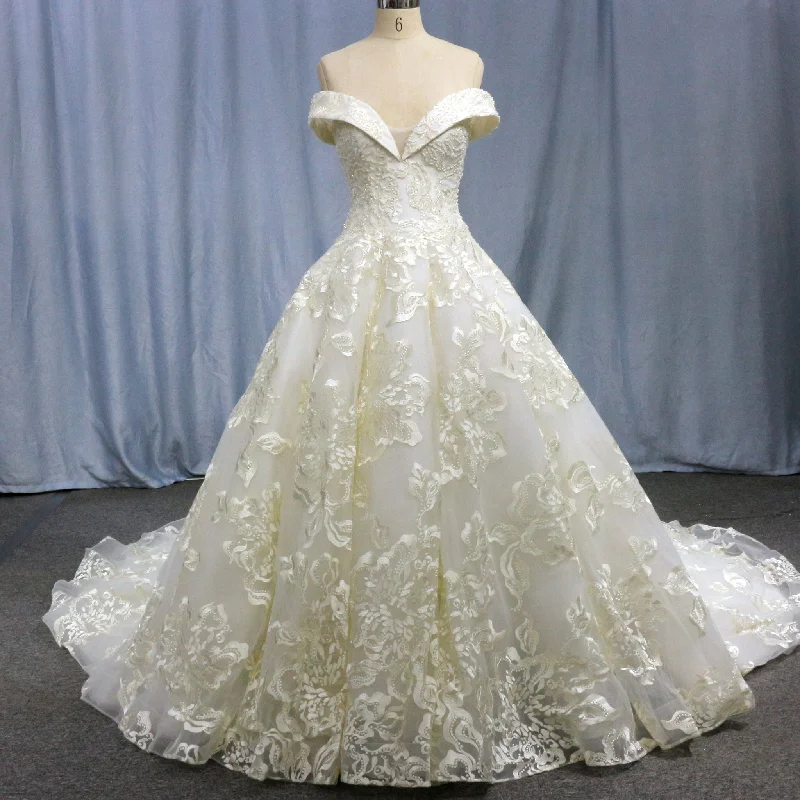 Off the Shoulder Ballgown Lace Wedding Dresses and Bridal Gowns